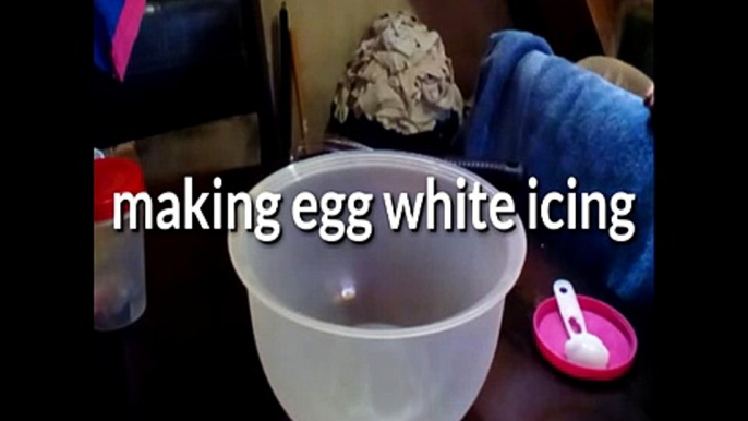 Making icing using egg whites
