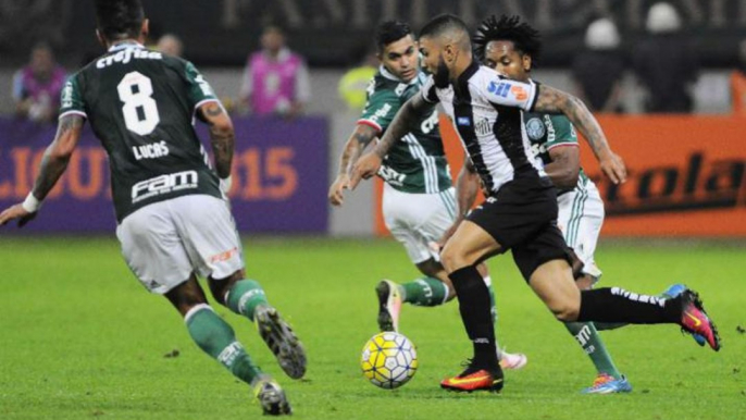 Palmeiras bate recorde de torcida do Allianz, mas fica no empate com Santos