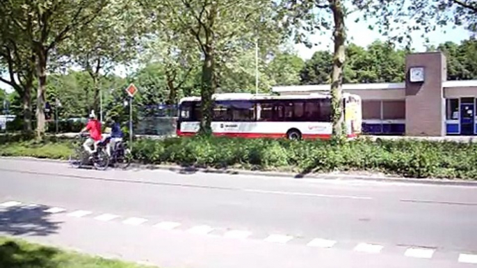 Veolia-Munckhofbus op lijn 28 op weg naar Venlo station