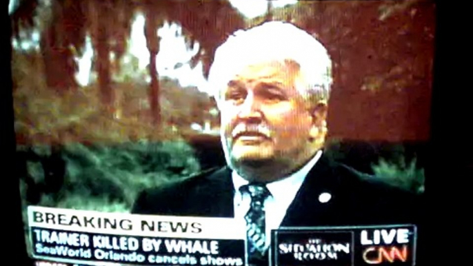 Orca kills trainer at SeaWorld exhibit 2/24/10