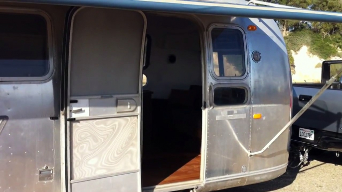 1972 27' Airstream Overlander interior video.MOV