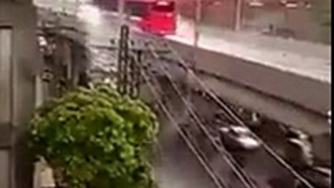 Most Shocking Footage How Metro Bus in Lahore Creating Problem For Down Side Bridge After Raining