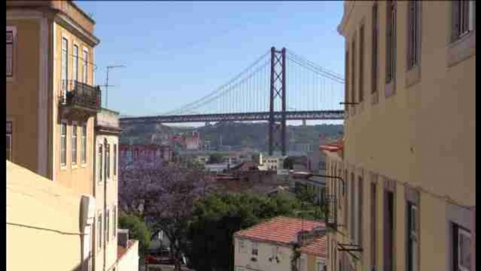 Puente lisboeta 25 de Abril cumple 50 años