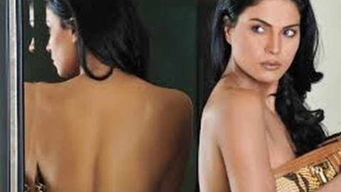 Veena Malik Copies Mallika Sherawat