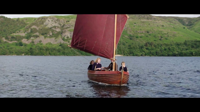 Swallows & Amazons - Swallows Chase Amazons