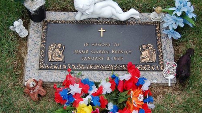 * Elvis Aron Presley; Jesse Garion, near return Presley's Mystery * By Skutnik Michel