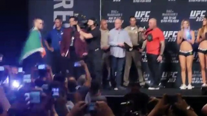 Conor McGregor vs Nate Diaz Staredown McGregor vs Diaz 2 UFC 202 Weigh-in Face Off FULL