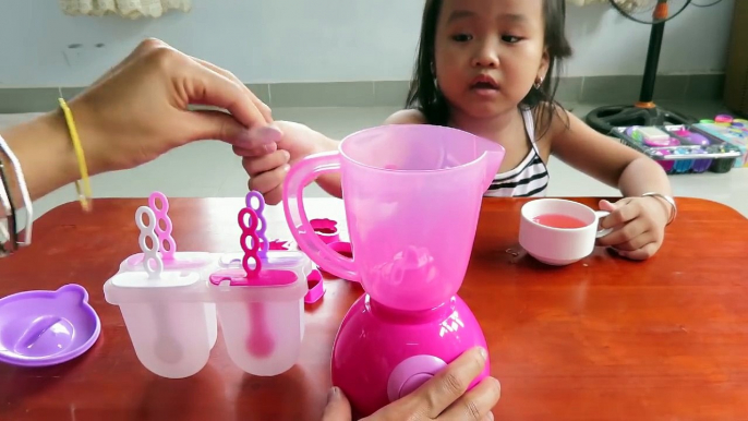 Đồ chơi máy xay sinh tố, làm kem - lam kem nhieu mau - videos おもちゃ, juguetes for เด็ก niños, 어린이