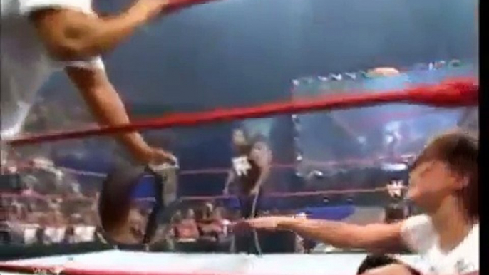 WWF 8-21-2000 Lita vs Stephanie Mcmahon (The Rock Referee) _requested by jer[Trim].mp4