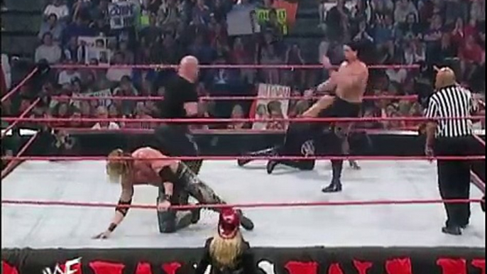 Trish Stratus Distracts JBL During The Match[Trim].mp4