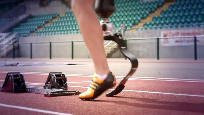 Running with the new above-knee sports prosthesis from Ottobock.-b7B6erZWz0M