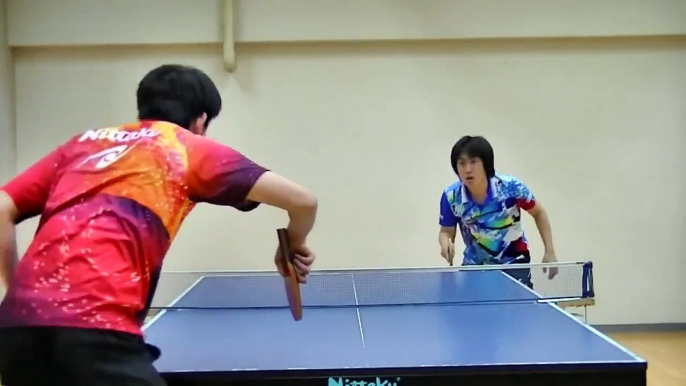 Coups de ping pong de fous par des joueurs pros en Asie