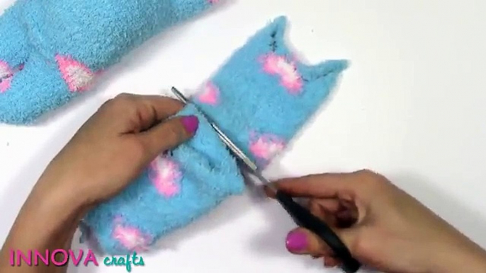 DIY crafts: Sock cat - Innova Crafts