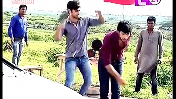 Swaragini 27th September 2016 News - Laksh Sanskar Ke Beech Hui Ladai Laksh Ne Sanskar Ko Bachaya