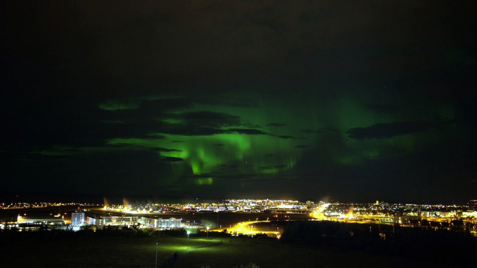 Superbes Aurores Boréales au dessus de l'Islande à Rekjavik