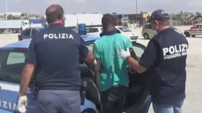 Pozzallo (RG) - Sbarcano altri 291 migranti, presi 4 scafisti (14.09.16)