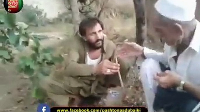 Pashto funny interview by pathan - halaka chrsyan di