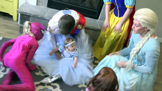 FROZEN ELSA AND BABY CINDERELLA VS MALEFICENT W/ SPIDERMAN AND PINK SPIDERGIRL AND ARIEL MERMAID