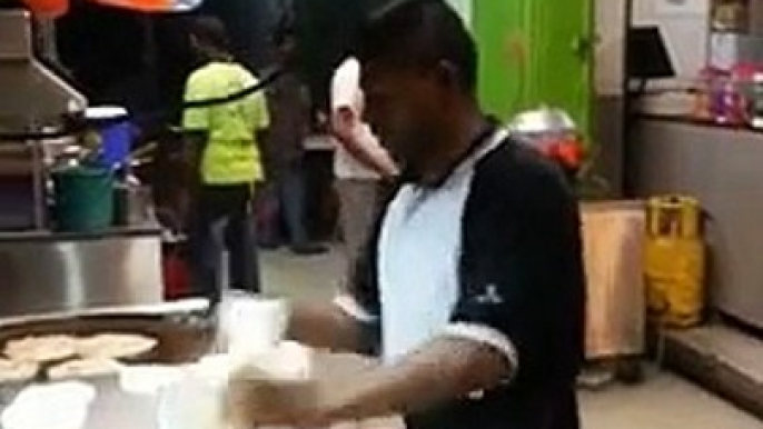 Amazing Talent In Hotel Making Roti Like A Boss