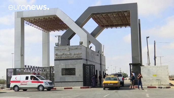 Egypt temporarily opens Rafah border crossing