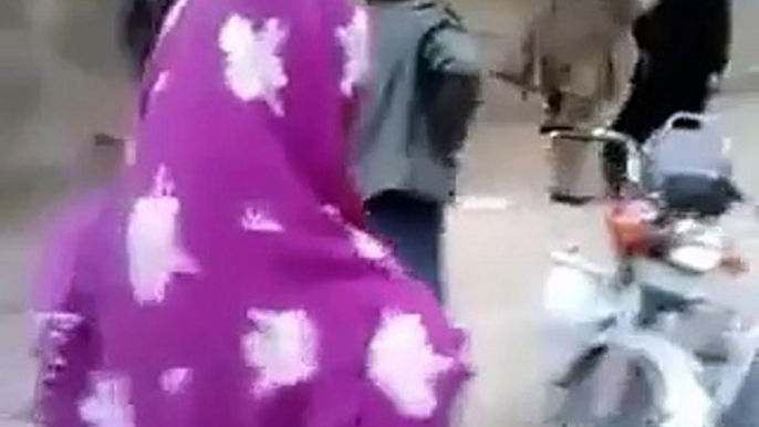 Couple Caught on Date - Pakistani Punjabi  Couple Video