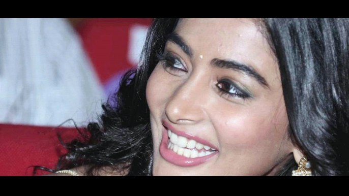 POOJA HEGDE FLAUNTS HER TONED BODY