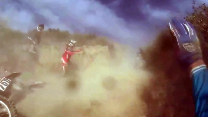 Terribles accidents en cascade lors d'une course de motos