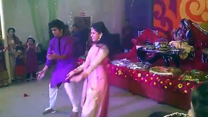 Best Bollywood Indian Wedding Dance Performance 2016 Bangladeshi Wedding - Holud Dance Performance