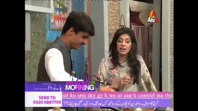 Famous Pakistani Chai Wala Arshad Khan making Chai in Live Show