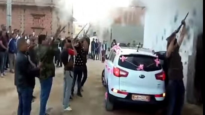 La danse aux fusil lors d'un mariage en Algérie