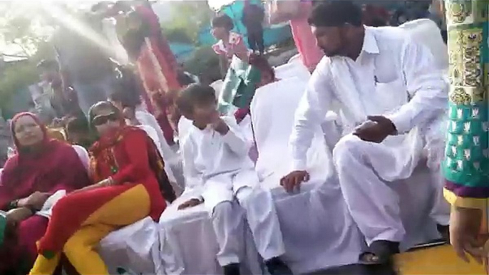 Beautiful Girls of Lahore Watching Amazing Civil Parade(360p)