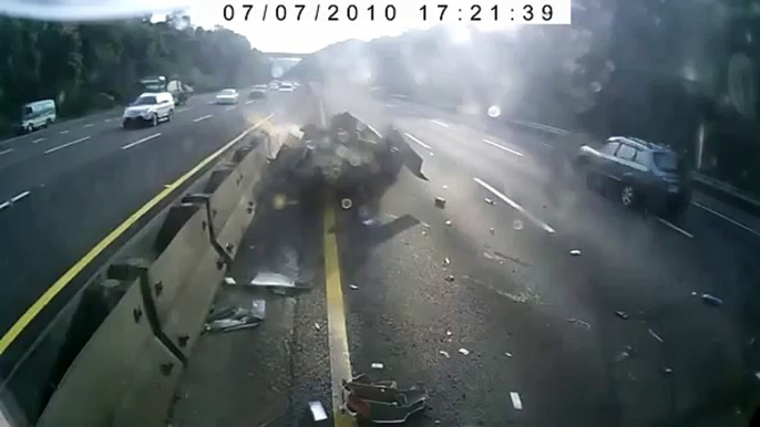 Fatal Highway Crash Caught On A Dash Cam-Horror Video