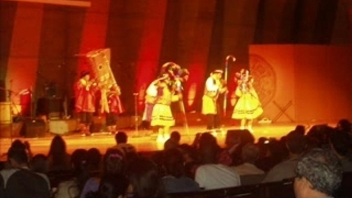 Bolivianos y peruanos en francia_0001