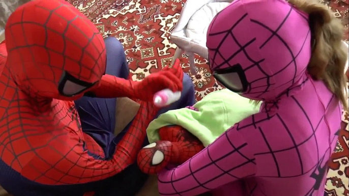 Babes spider, Pink spidergirl Frozen Elsa Real Life spiderman Superheroes ,drink soup Babes !