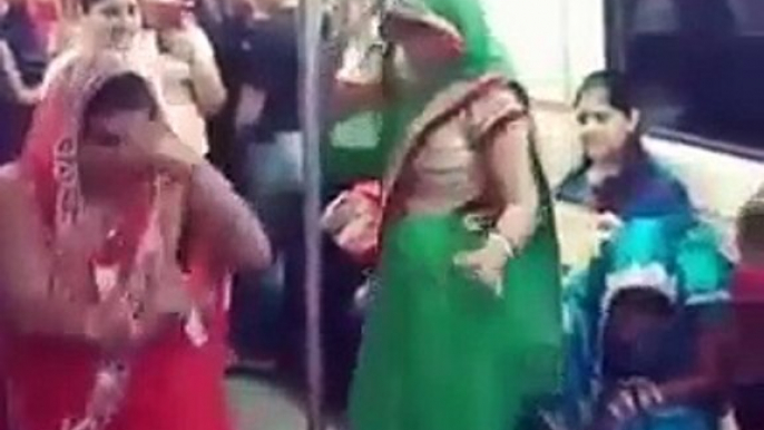 wedding dance so cool in a trai | wedding dance in Indian