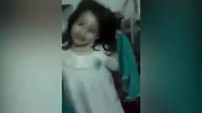 This Cute Little Pakistani Girl Video Going Viral On Internet