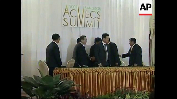 Asian economic summit ends with statement on bird flu