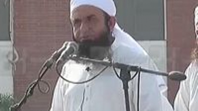 Aisay Janazay too Badshaho Kay Hotay Hain - Maulana Tariq Jameel Bayan Before Namaz-e-Janaza Of Junaid Jamshed