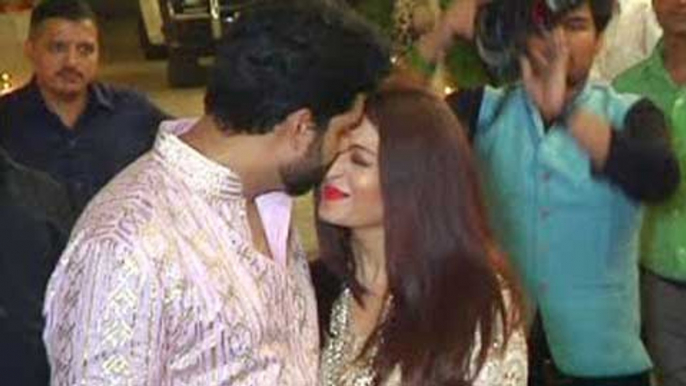 Aishwarya Rai Abhishek Bachchan  PDA  Caught On Camera  Sansui Colors Stardust Awards 2016