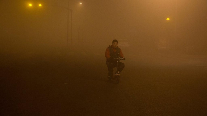 Autoridades chinesas emitem alerta vermelho devido a elevada poluição atmosférica