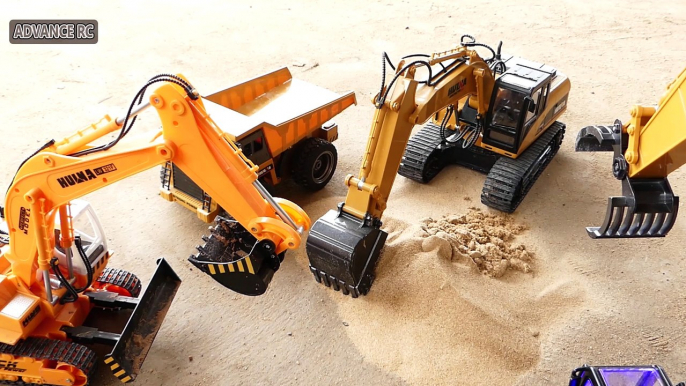 Huina Collection 1550 1570 and 1540 also 11 Channel RC Excavator