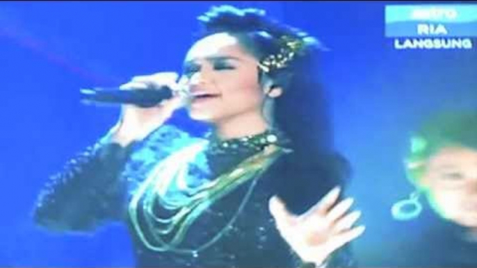 Siti Nurhaliza (Dato) Sing Mistikus Cinta, Gemuruh, Sejati at Mania Astro 20 May 2012