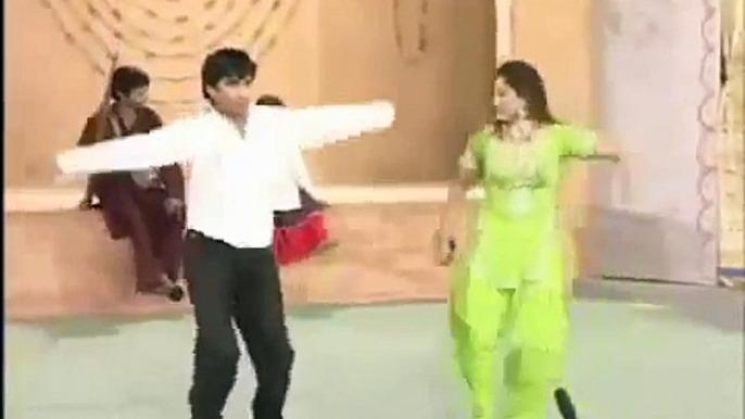 Pakistani Best Stage Dance (YARA DHOL WAJA KE)  Best Song OF 2013-hEB8pdOtWRk