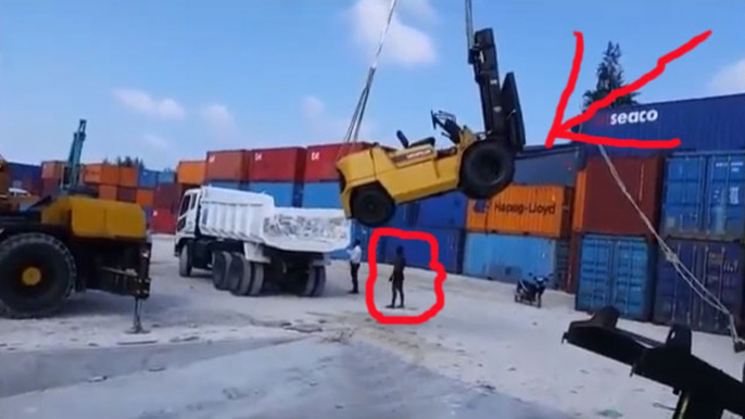 Heavy Equipment Accidents Caught On Tape Excavator FAILWIN 2016 Construction Disasters Crash 40