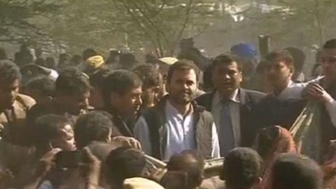 Rahul Gandhi reaches Shakur Basti; assures people of rehabilitation