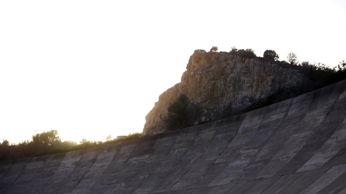 Seat Leon ST Cupra 290 crazy banked corner 60° ride on Circuit Terramar with Jordi Gené 01