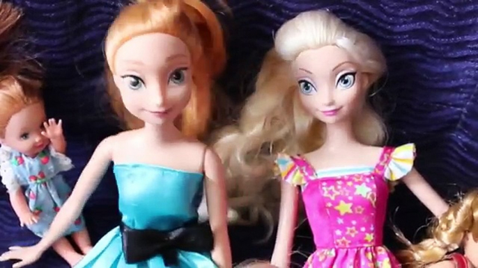 DisneyCarToys Frozen Dolls Elsa, Anna and Kids Join Barbie and Hans in HAWAII Plane Ride and Beach