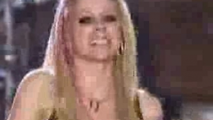 Avril Lavigne - Girlfriend @ Teen Choice Awards