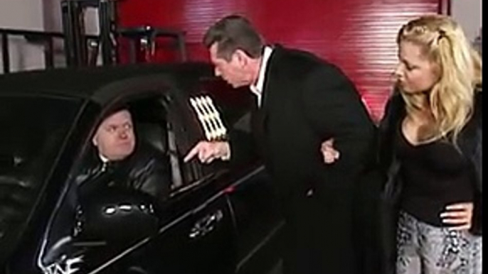 Trish Stratus & Vince McMahon Spot Shane s Limousine At The Parking Lot (2)