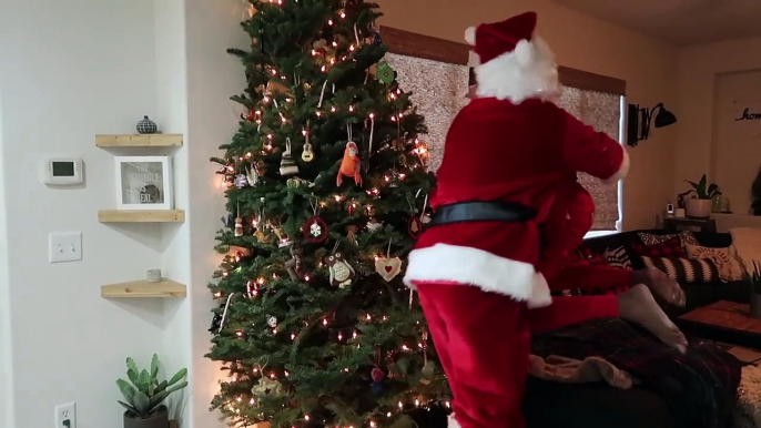 Real Life Elf On The Shelf Scares Kids!